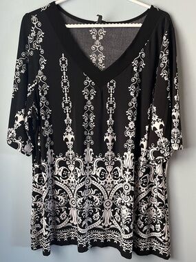 Susan Lawrence Black & White V-Neck Printed Stretch Short Sleeve Top Size 2X